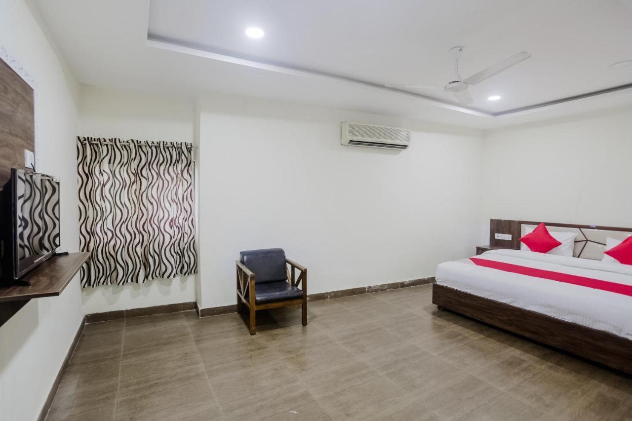 OYO 63134 Hotel Red Queen Raigarh Exterior foto